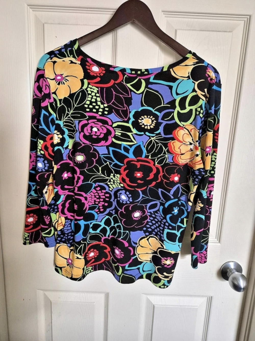 Size L ELcc Floral Long Sleeve Top in Black & Blue Like New